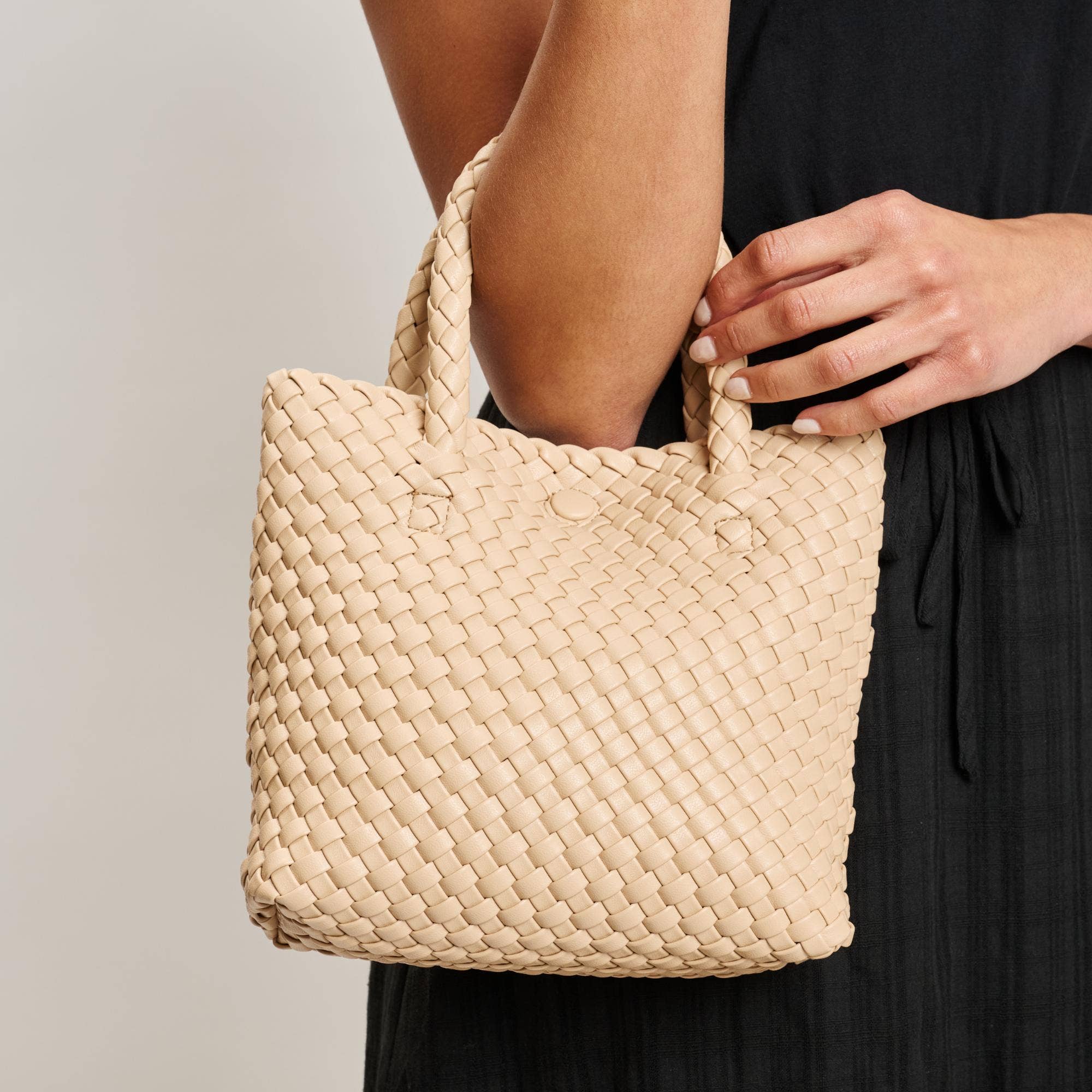 Leanna Woven Crossbody: Natural