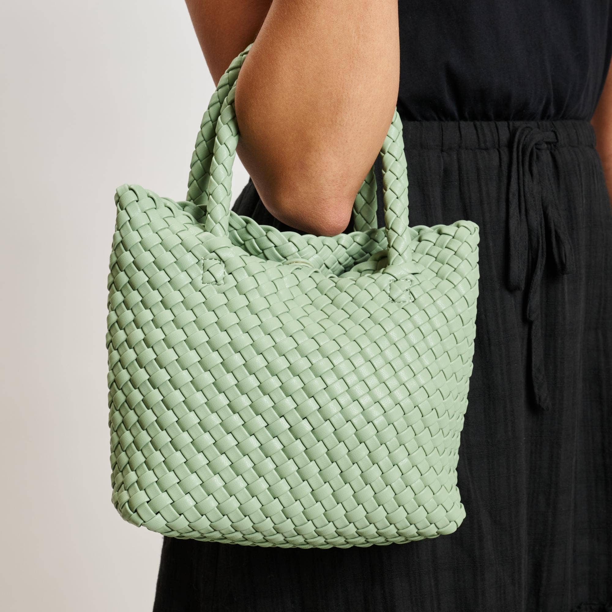 Leanna Woven Crossbody: Natural