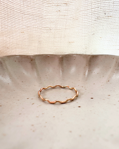 Dainty Wavy Ring