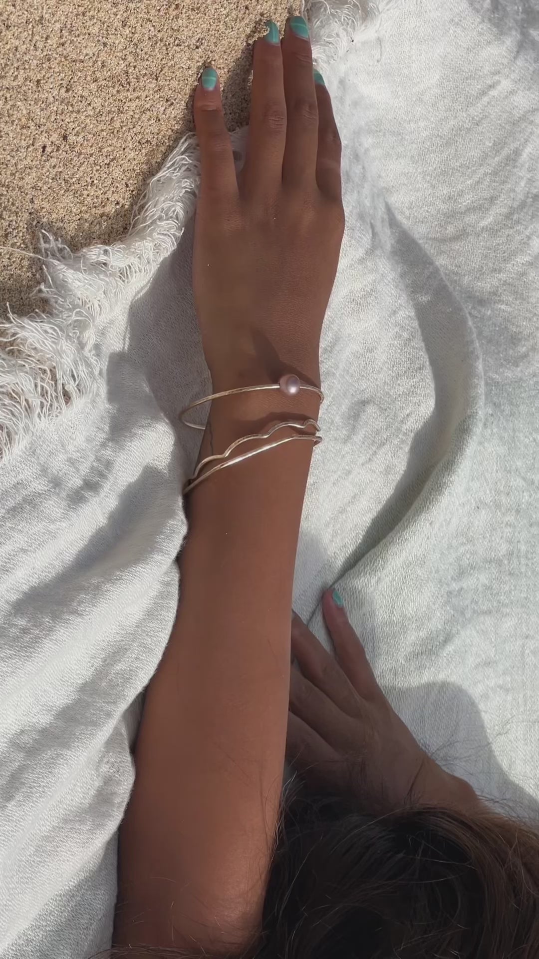 Wavy Bangle